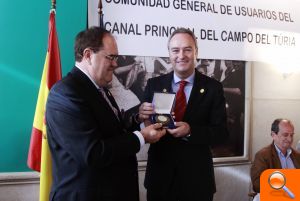 El president de la Generalitat reafirme el compromiso del Consell por los intereses de los regantes - (foto 2)